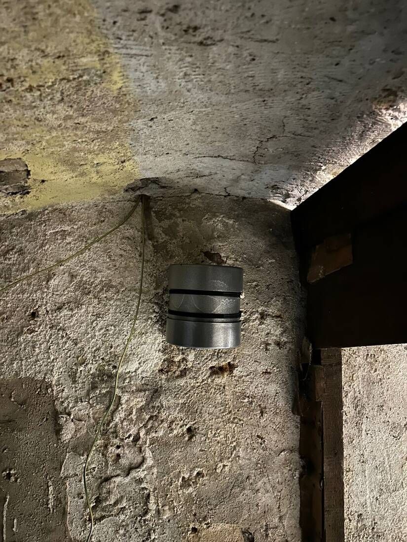 Boîtier géomagnétique HygroTop : preuve terrain d'une baisse d'humidité mesurée dans un mur